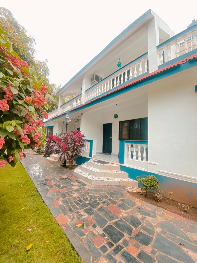 Apartment Honeydew Suites And Villas At Vagator- Goaround Homes *